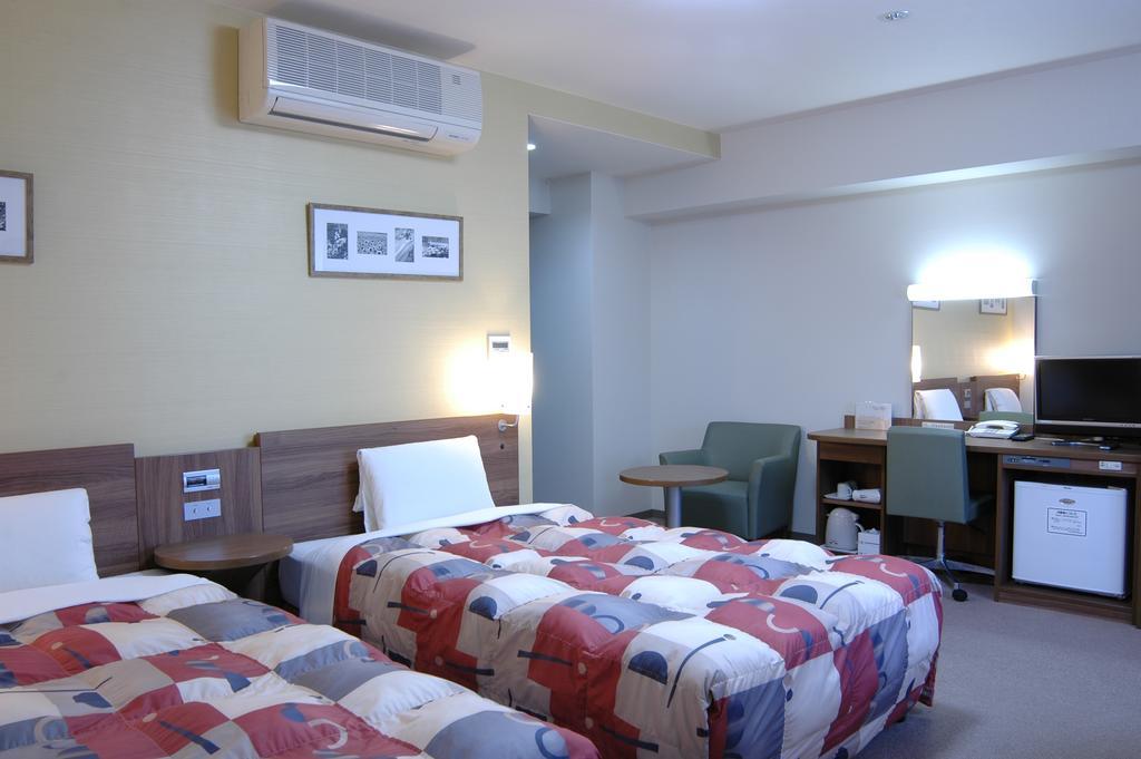 Hotel Econo Tsu Station Екстериор снимка